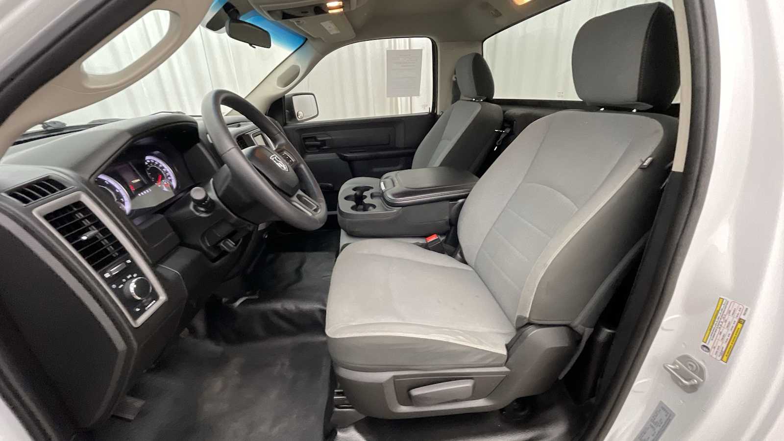Thumbnail: 2021 RAM 1500 Classic - 5