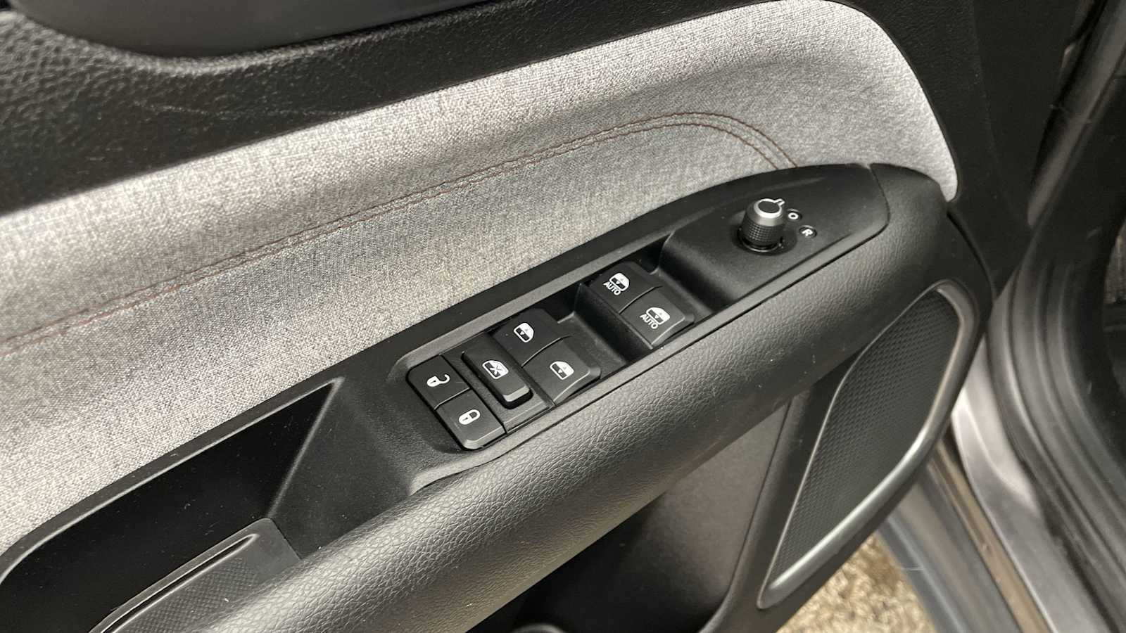 Thumbnail: 2022 Jeep Compass - 6