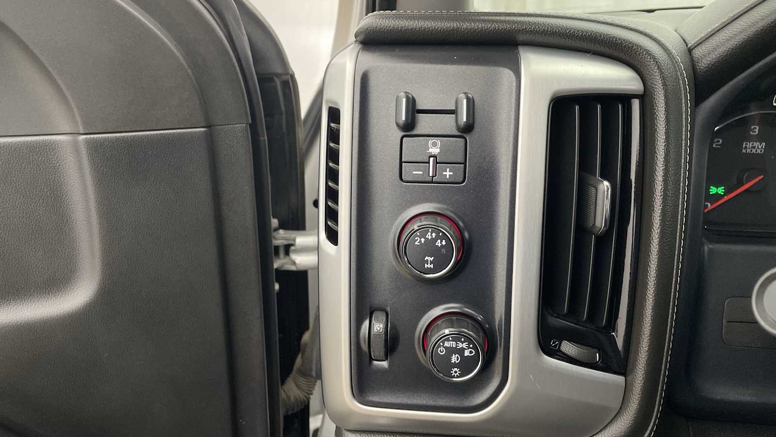 Thumbnail: 2016 GMC Sierra 3500 - 24