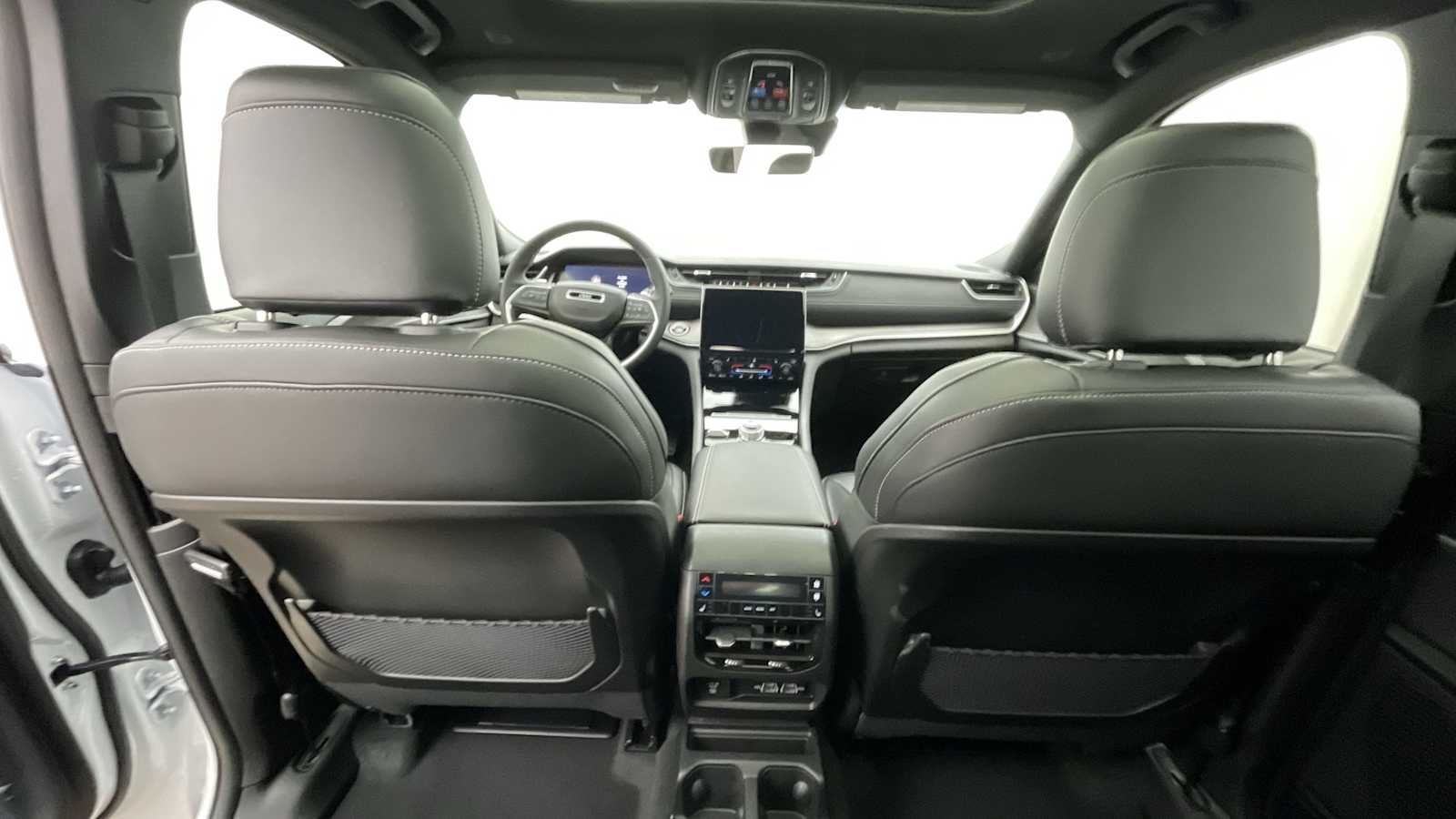 Thumbnail: 2025 Jeep Grand Cherokee - 8