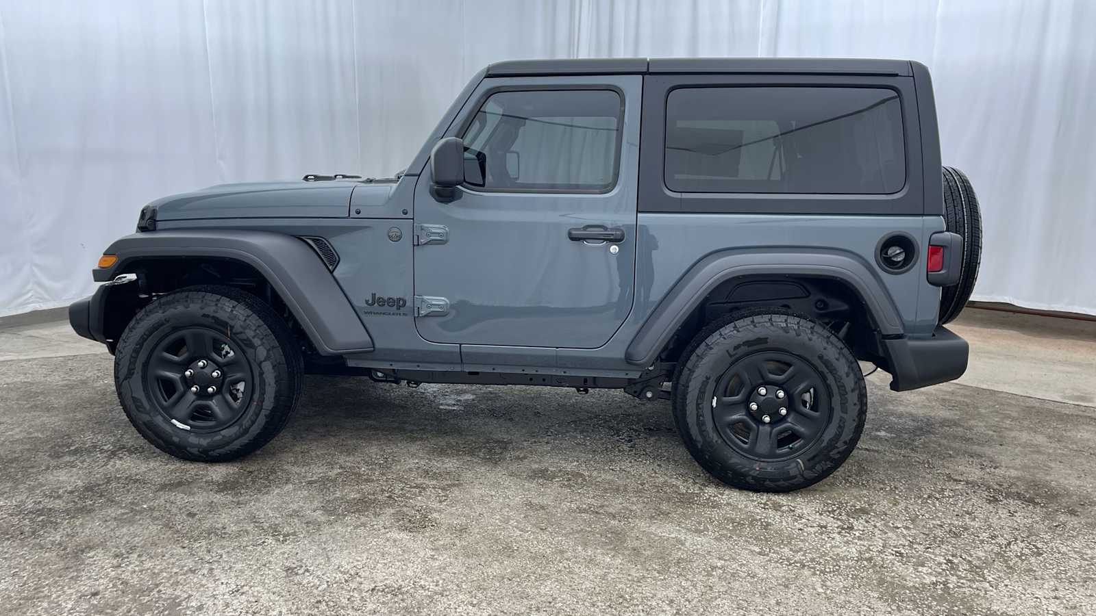 Thumbnail: 2025 Jeep Wrangler - 28