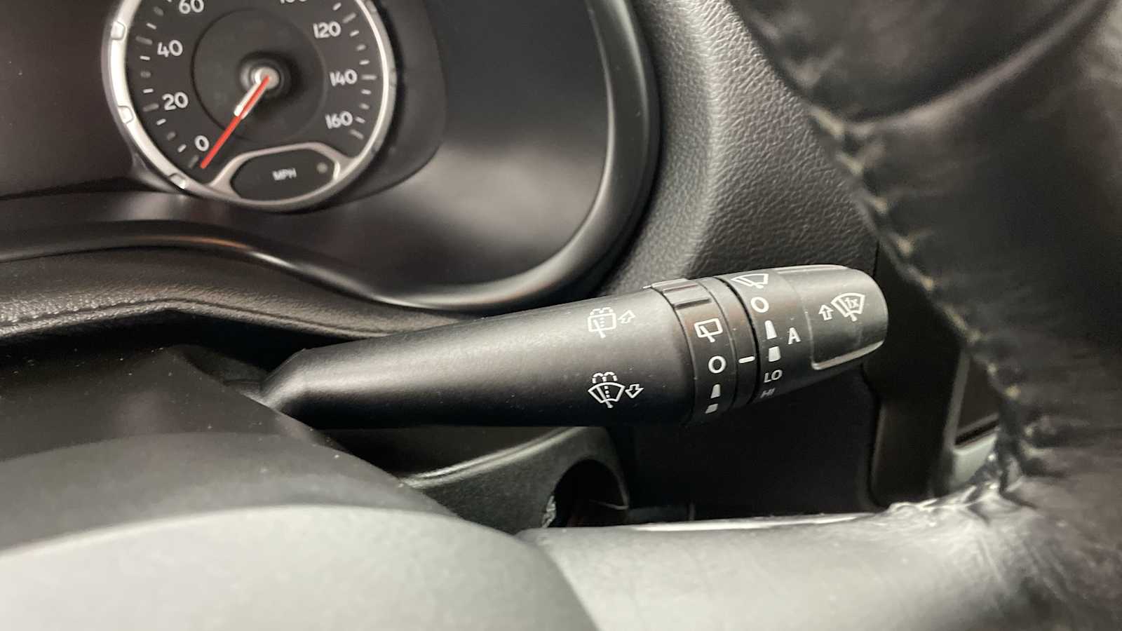 Thumbnail: 2022 Jeep Renegade - 15