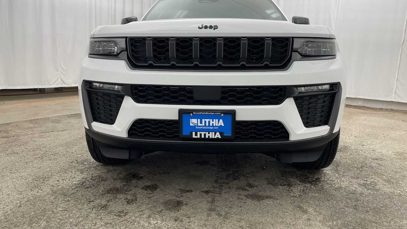 Thumbnail: 2026 Jeep Grand Cherokee - 40