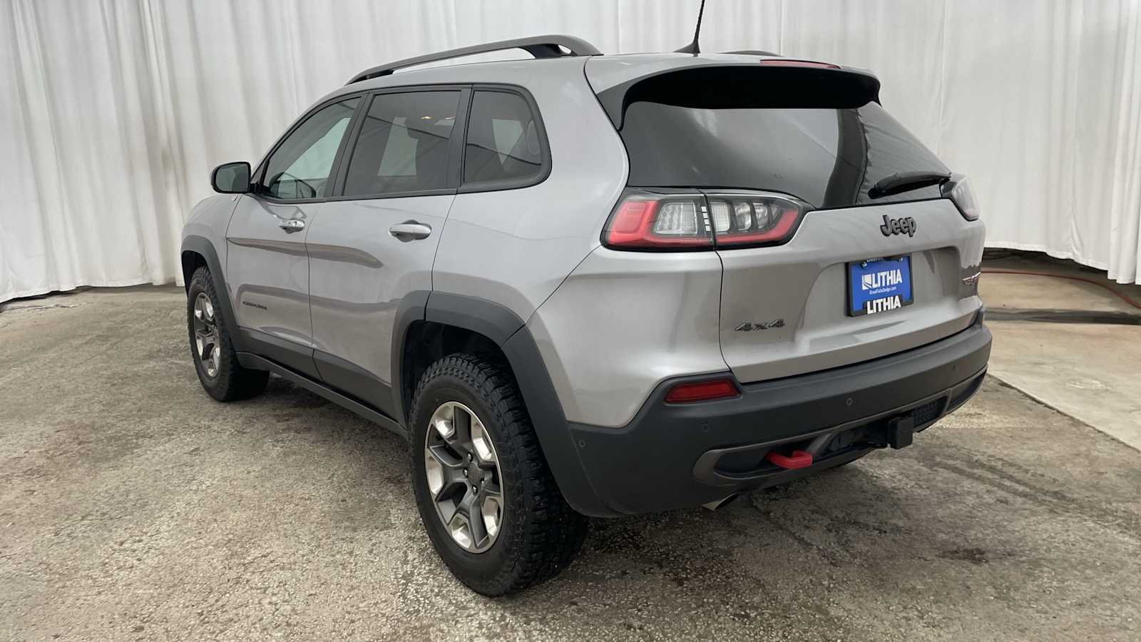 Thumbnail: 2019 Jeep Cherokee - 35