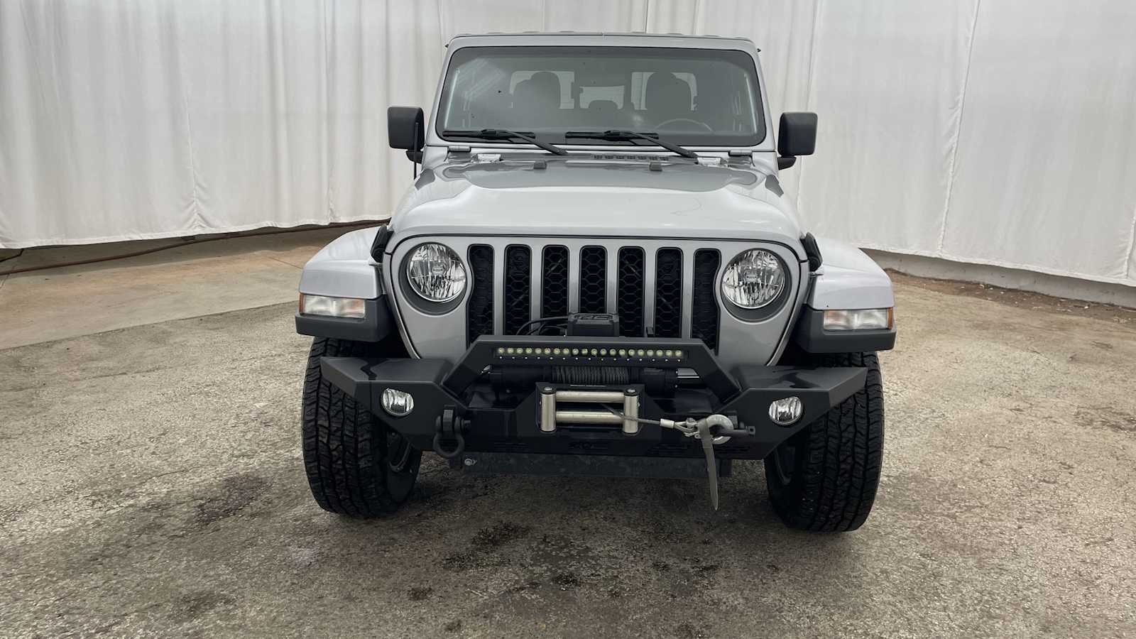 Thumbnail: 2020 Jeep Gladiator - 37