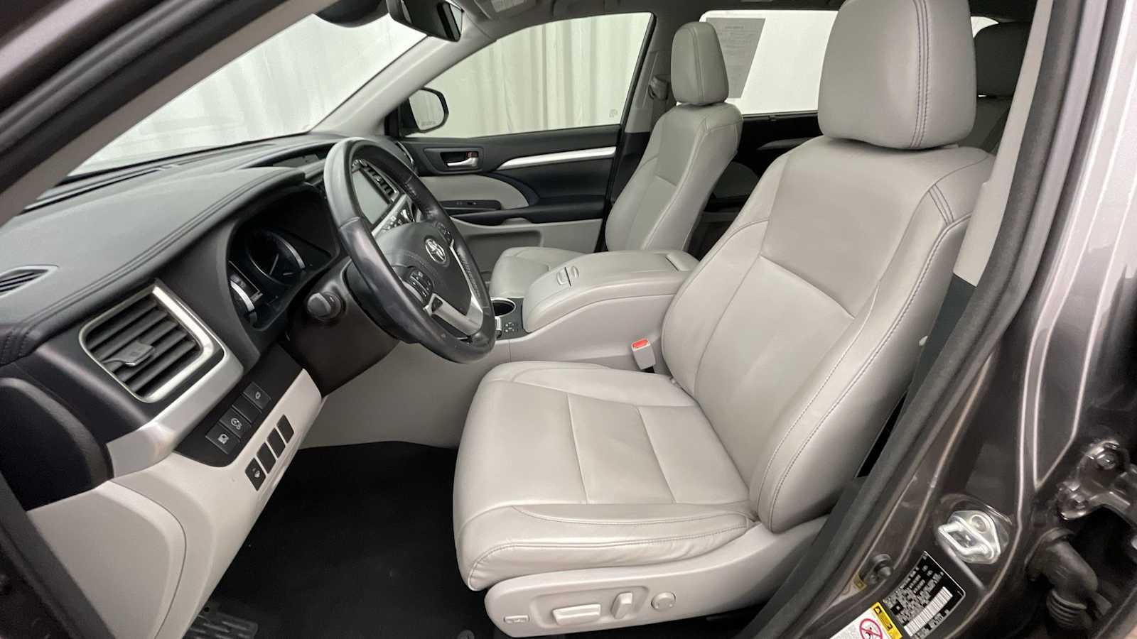 Thumbnail: 2018 Toyota Highlander - 6