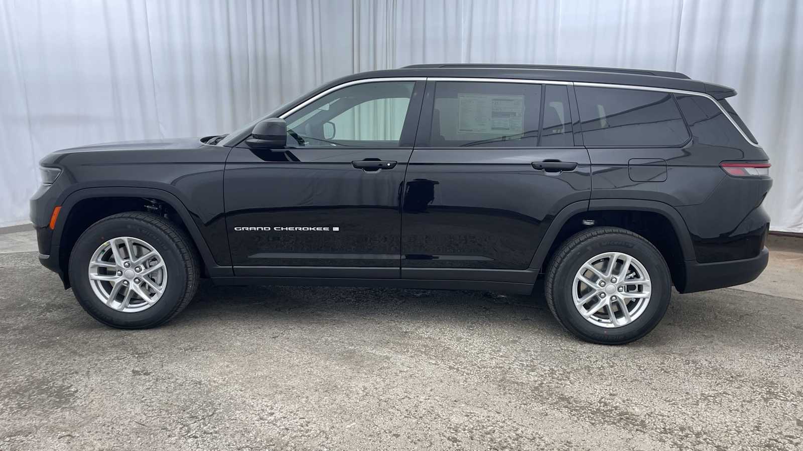 Thumbnail: 2026 Jeep Grand Cherokee L - 33