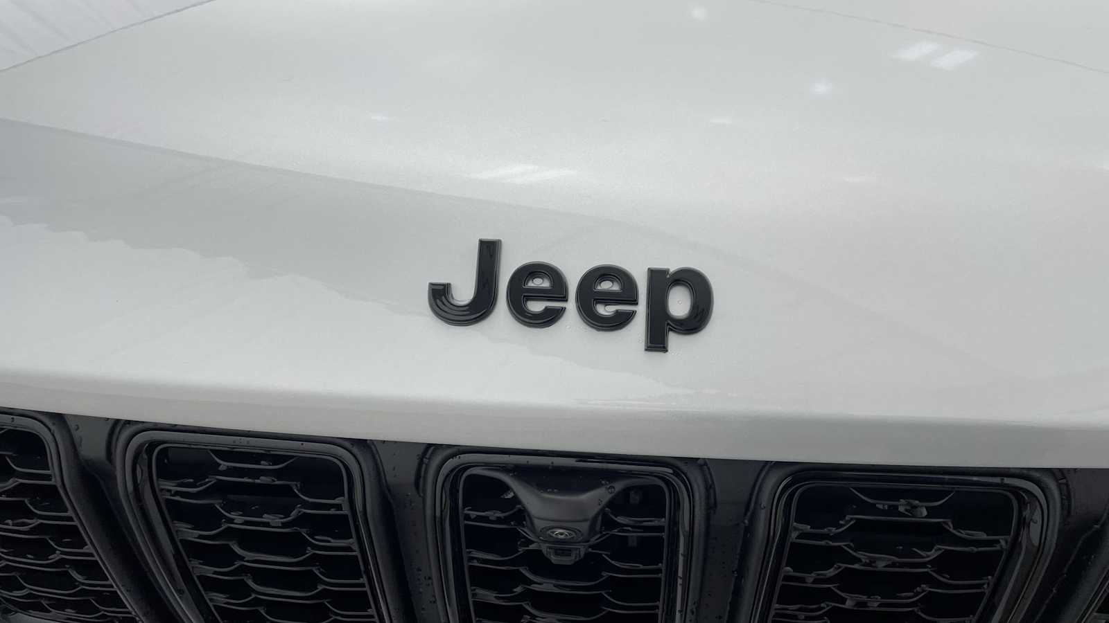 Thumbnail: 2025 Jeep Grand Cherokee - 42