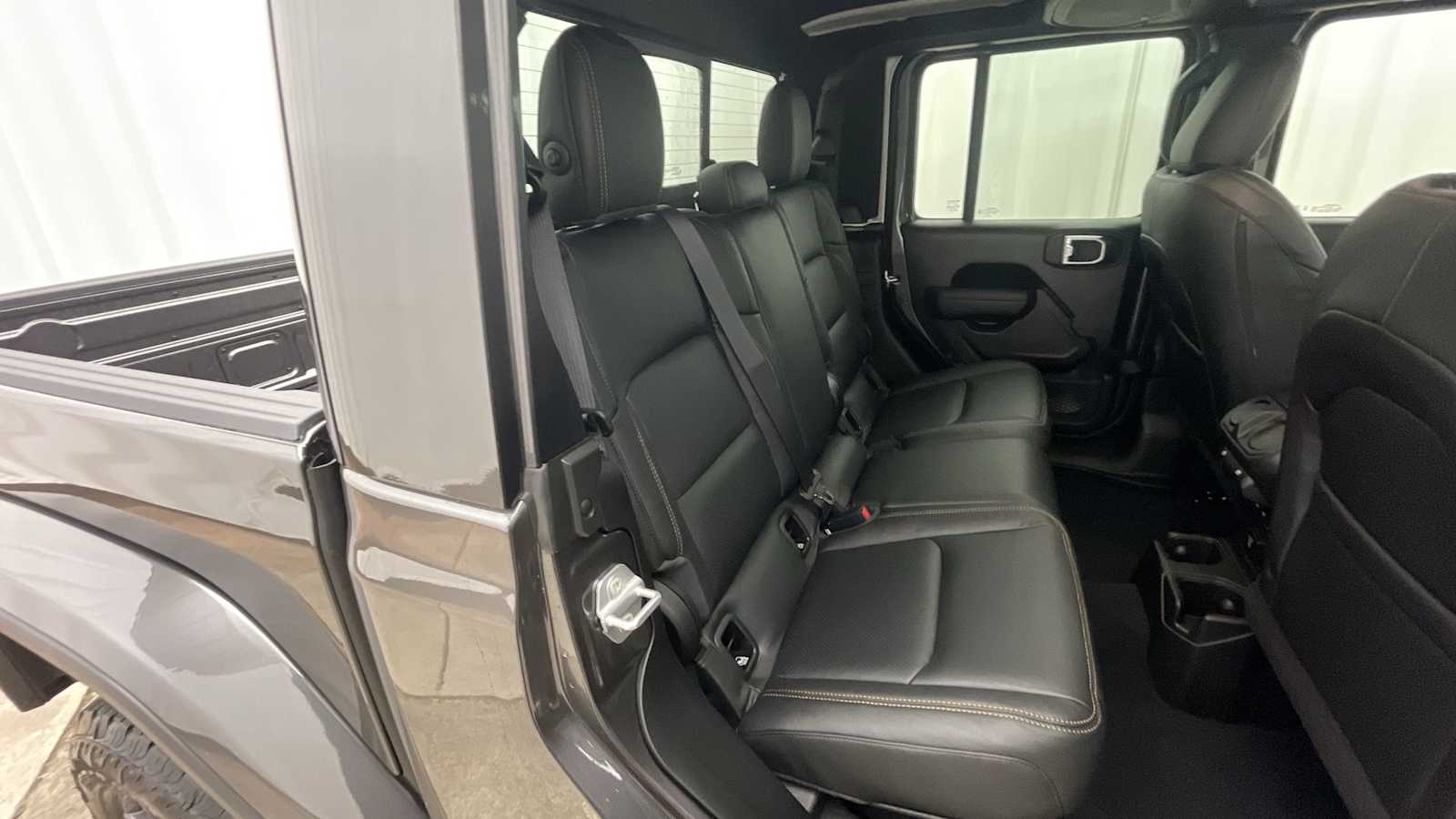 Thumbnail: 2026 Jeep Gladiator - 11