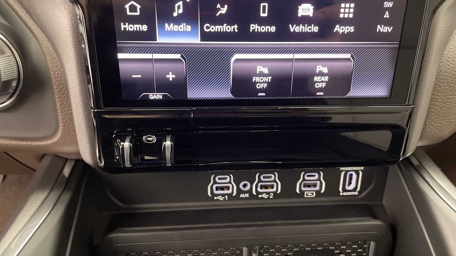 Thumbnail: 2026 RAM 1500 - 25