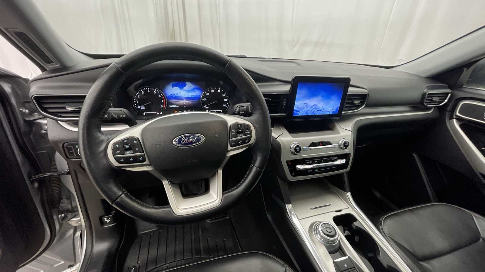 Thumbnail: 2022 Ford Explorer - 3