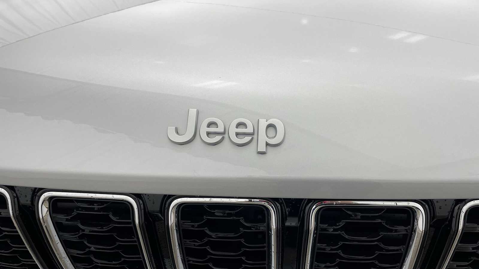 Thumbnail: 2025 Jeep Grand Cherokee - 42