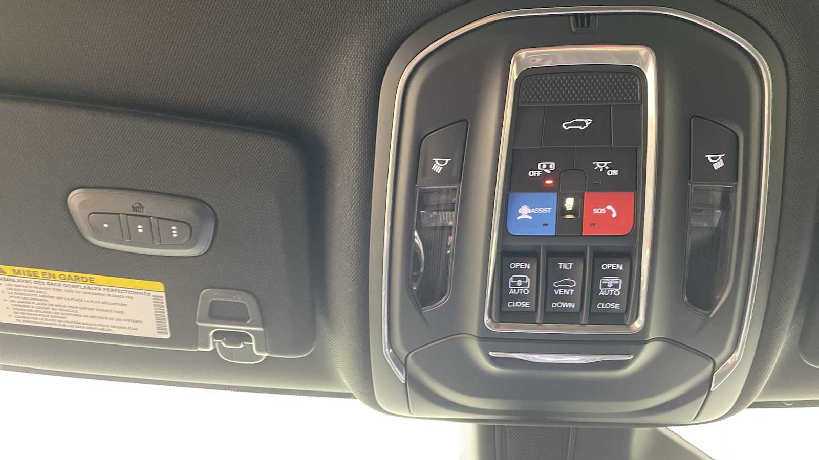 Thumbnail: 2025 Jeep Grand Cherokee - 25