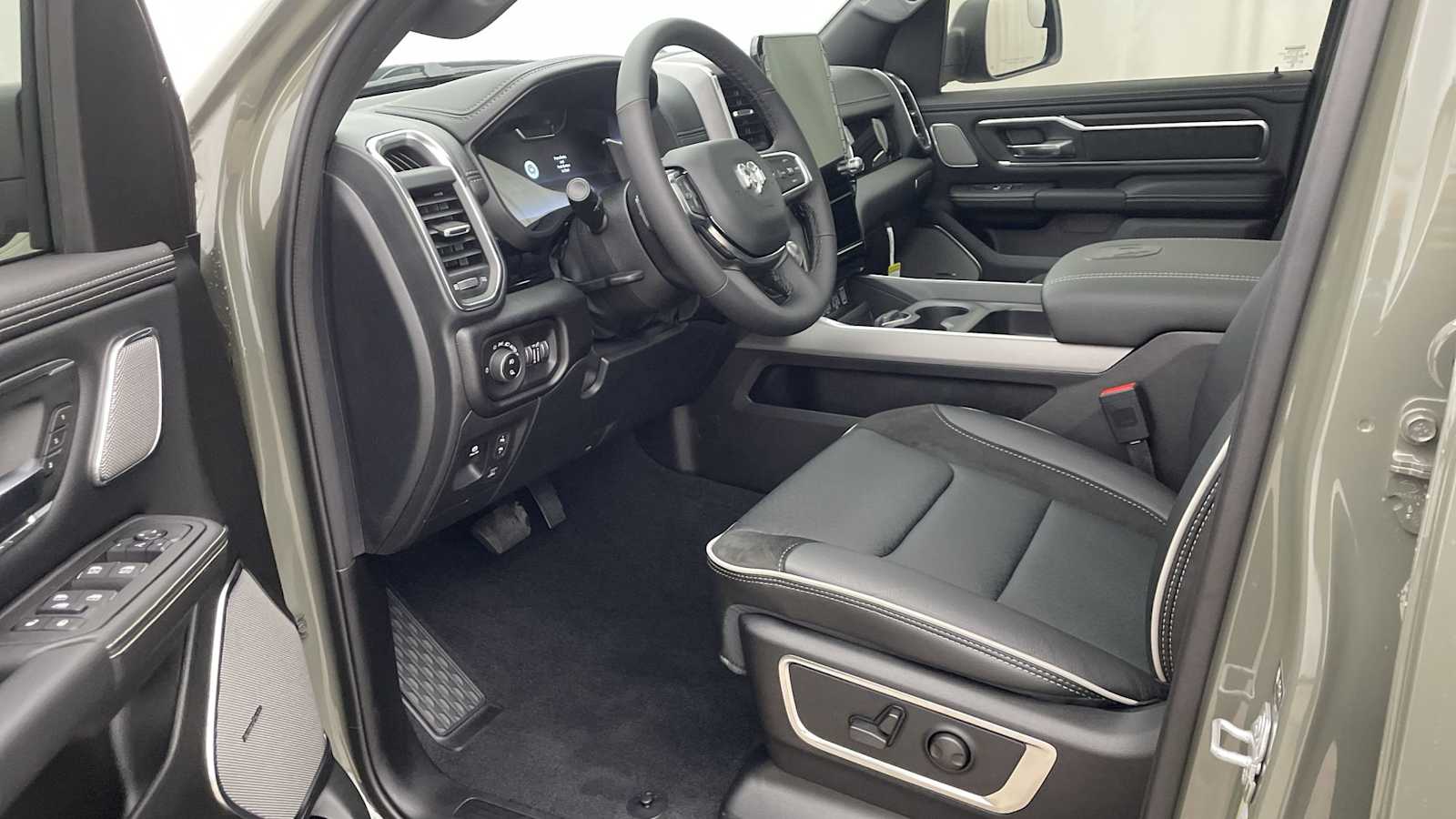 Thumbnail: 2026 RAM 1500 - 2