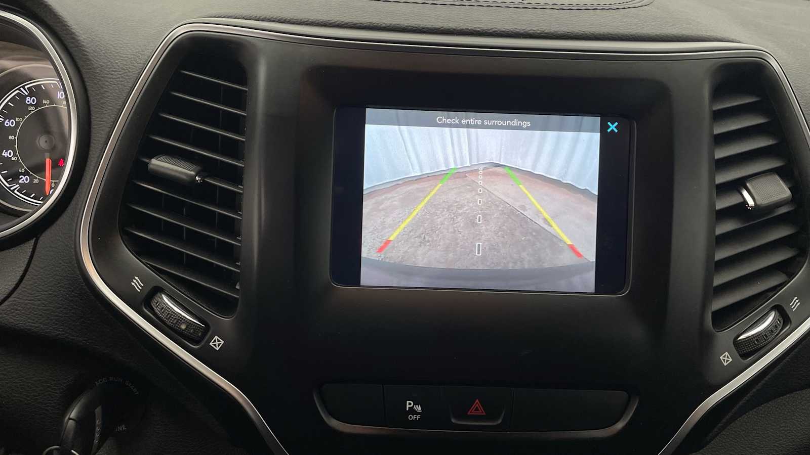 2019 Jeep Cherokee Latitude photo 4