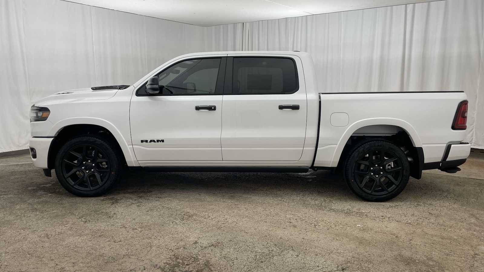 Thumbnail: 2026 RAM 1500 - 32