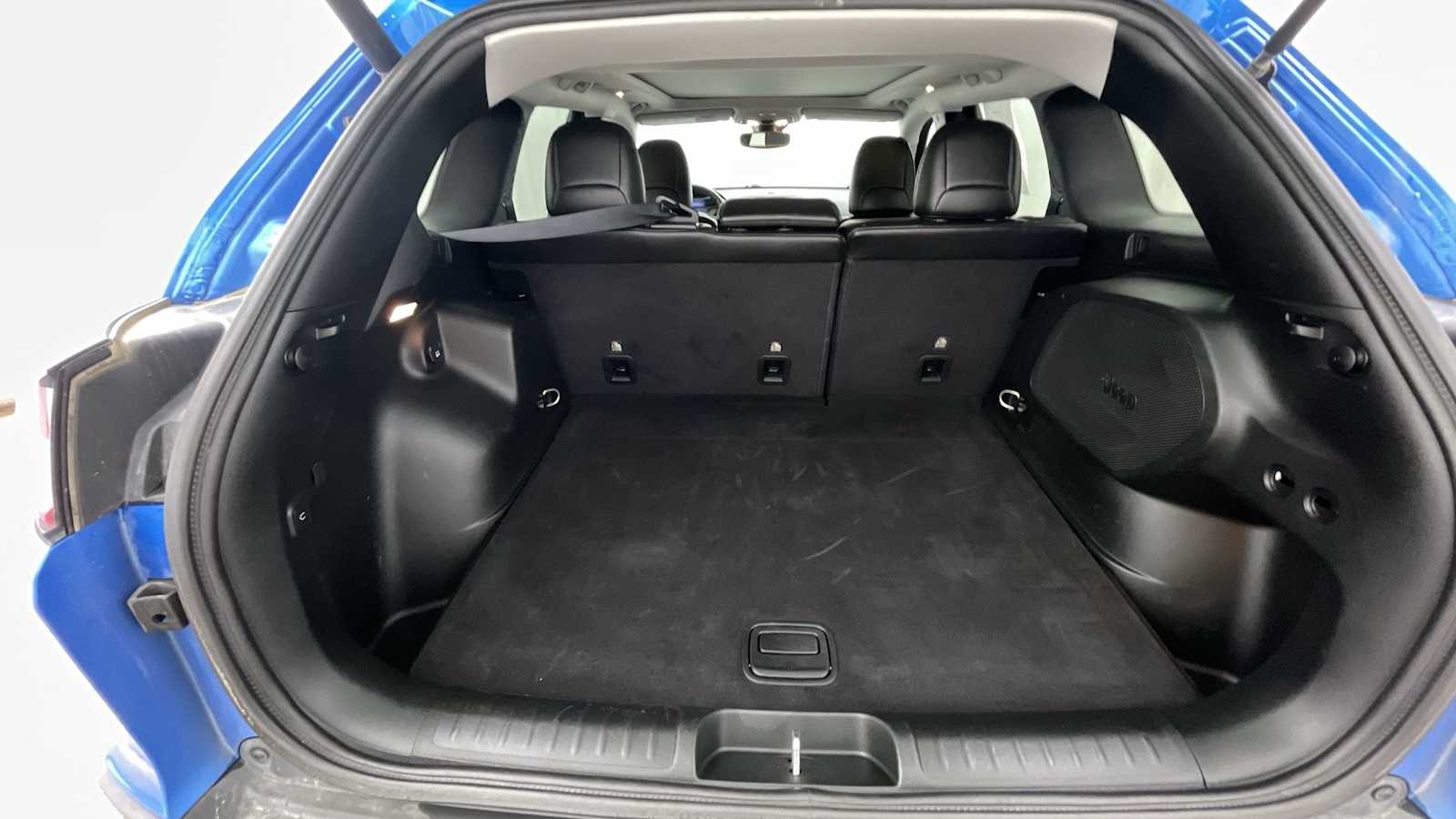 Thumbnail: 2019 Jeep Cherokee - 31