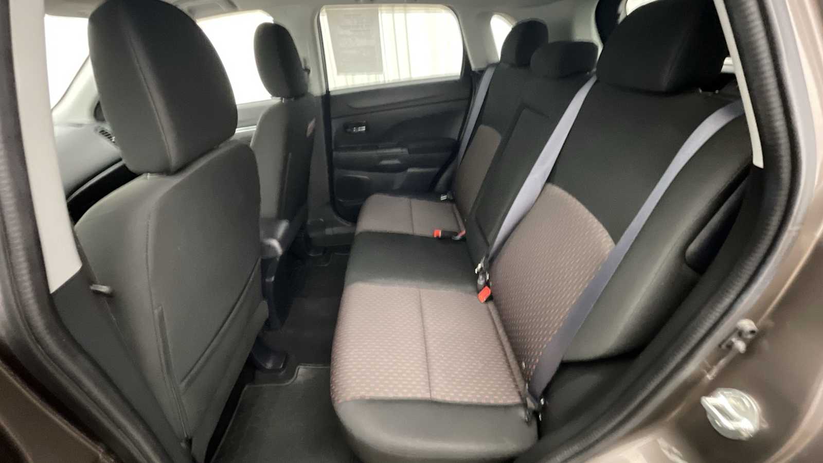 Thumbnail: 2016 Mitsubishi Outlander Sport - 8