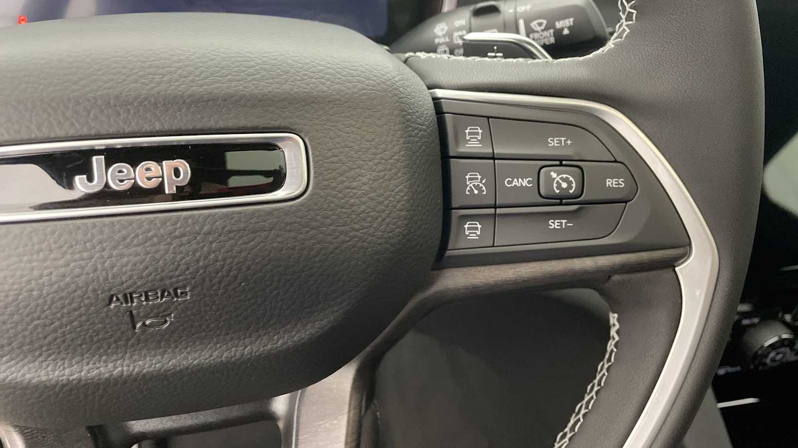 Thumbnail: 2025 Jeep Grand Cherokee - 16