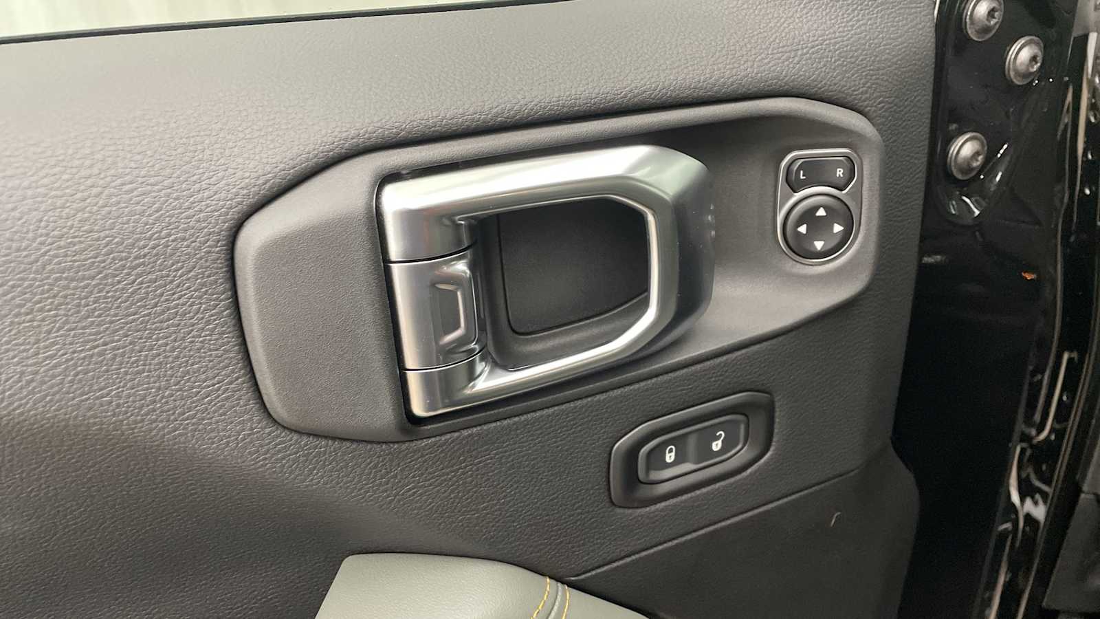 Thumbnail: 2025 Jeep Gladiator - 6