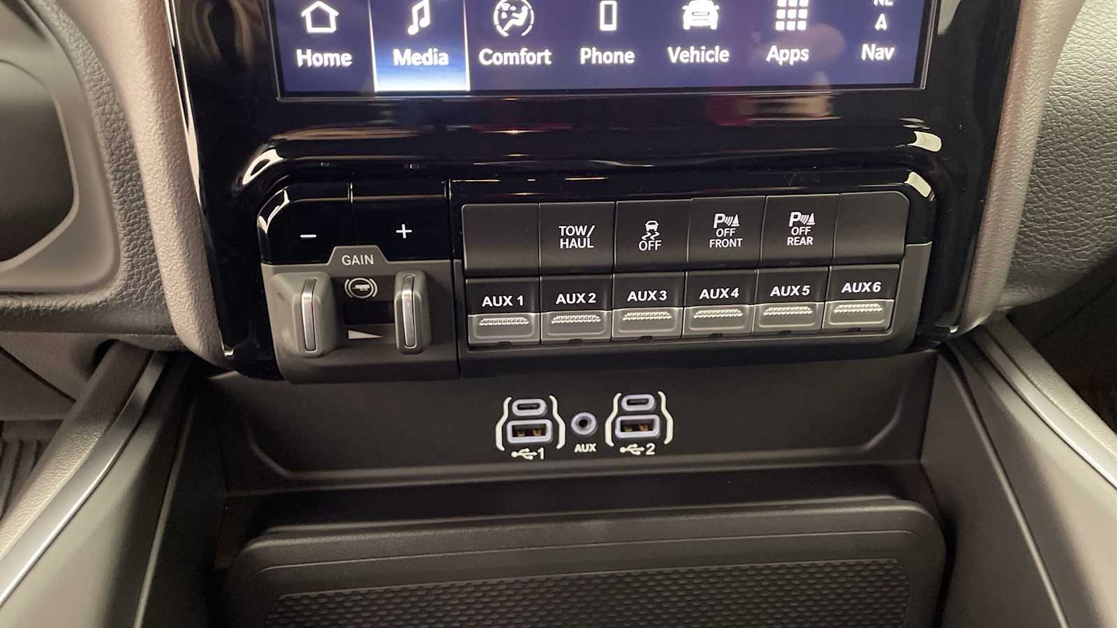 Thumbnail: 2026 RAM 3500 - 23