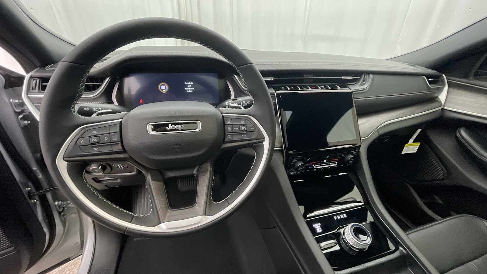 Thumbnail: 2025 Jeep Grand Cherokee - 3