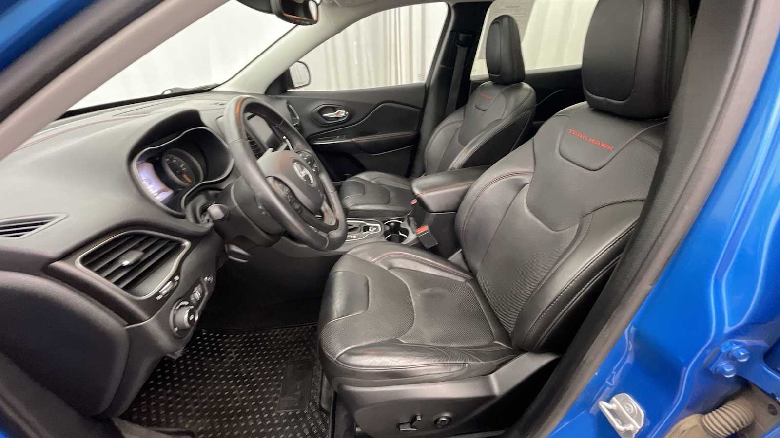 Thumbnail: 2019 Jeep Cherokee - 6