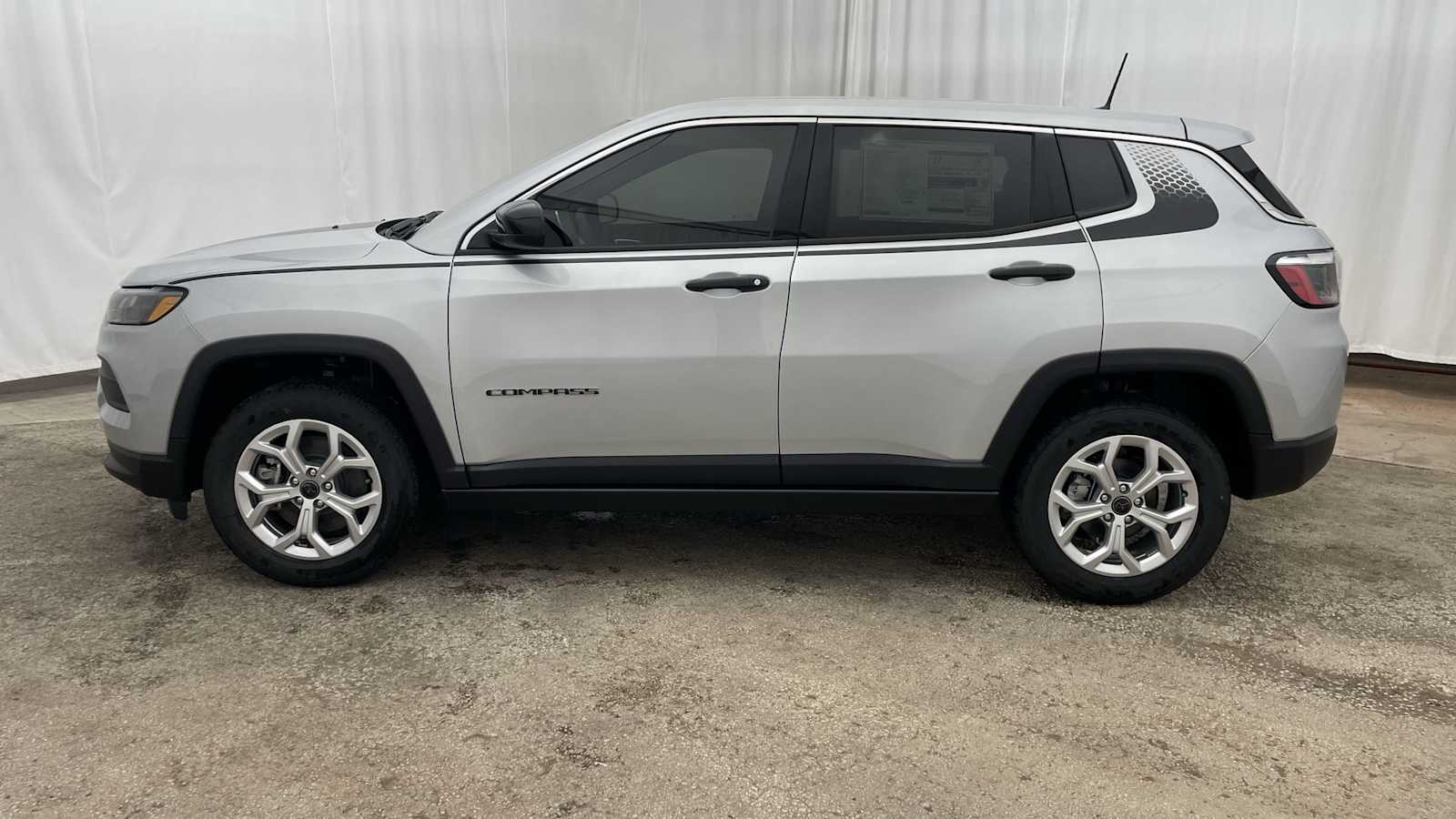 Thumbnail: 2025 Jeep Compass - 28