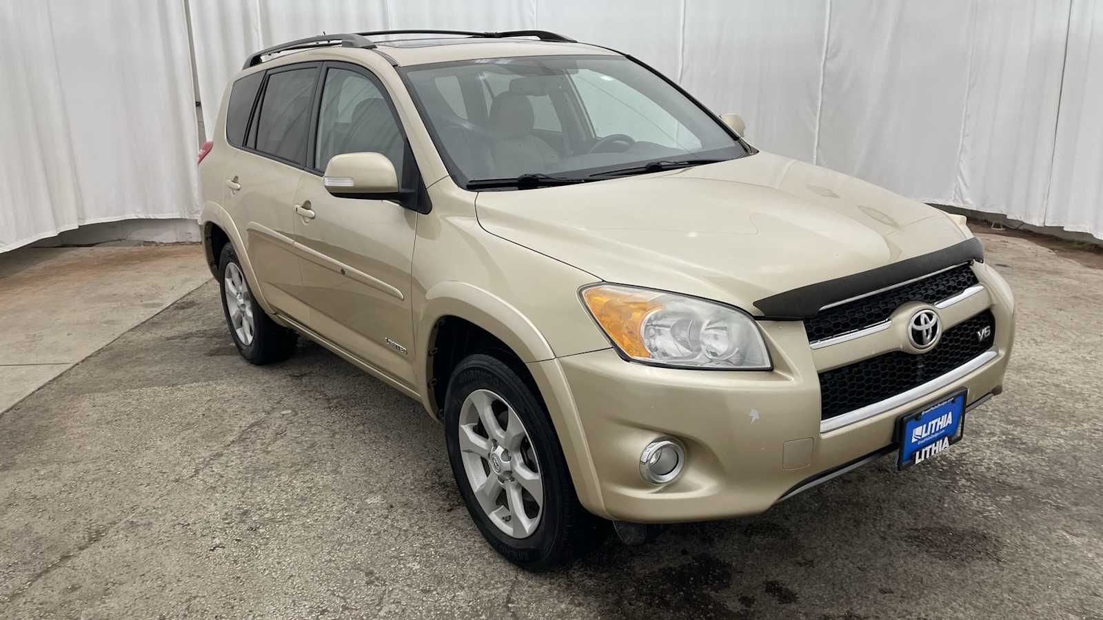 Thumbnail: 2012 Toyota RAV4 - 33