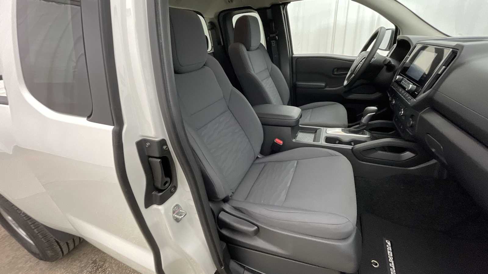 Thumbnail: 2025 Nissan Frontier - 10