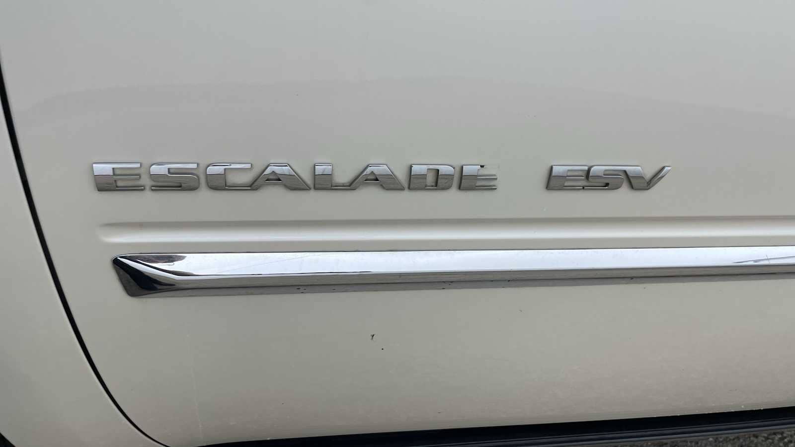 Thumbnail: 2013 Cadillac Escalade - 42