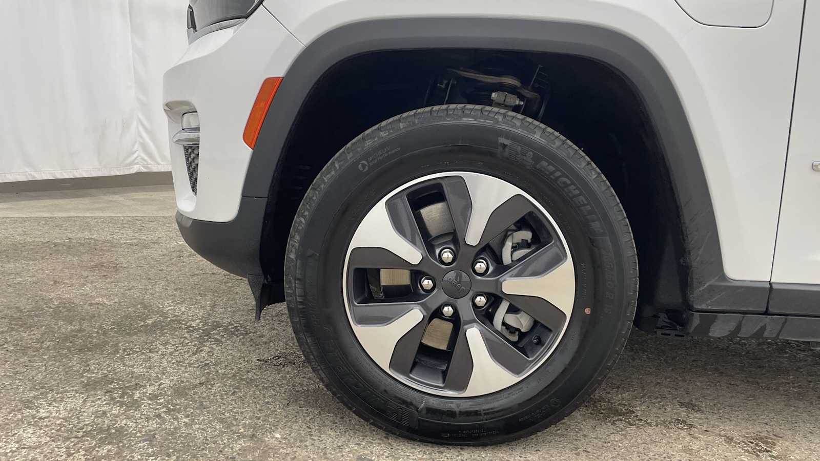 Thumbnail: 2023 Jeep Grand Cherokee - 44