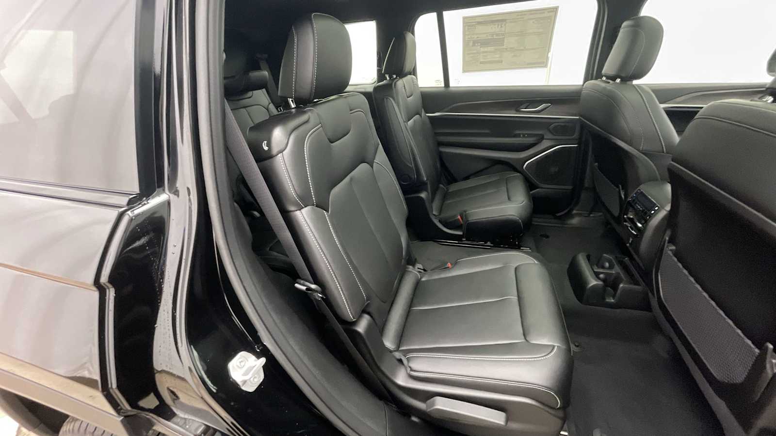 Thumbnail: 2025 Jeep Grand Cherokee - 11