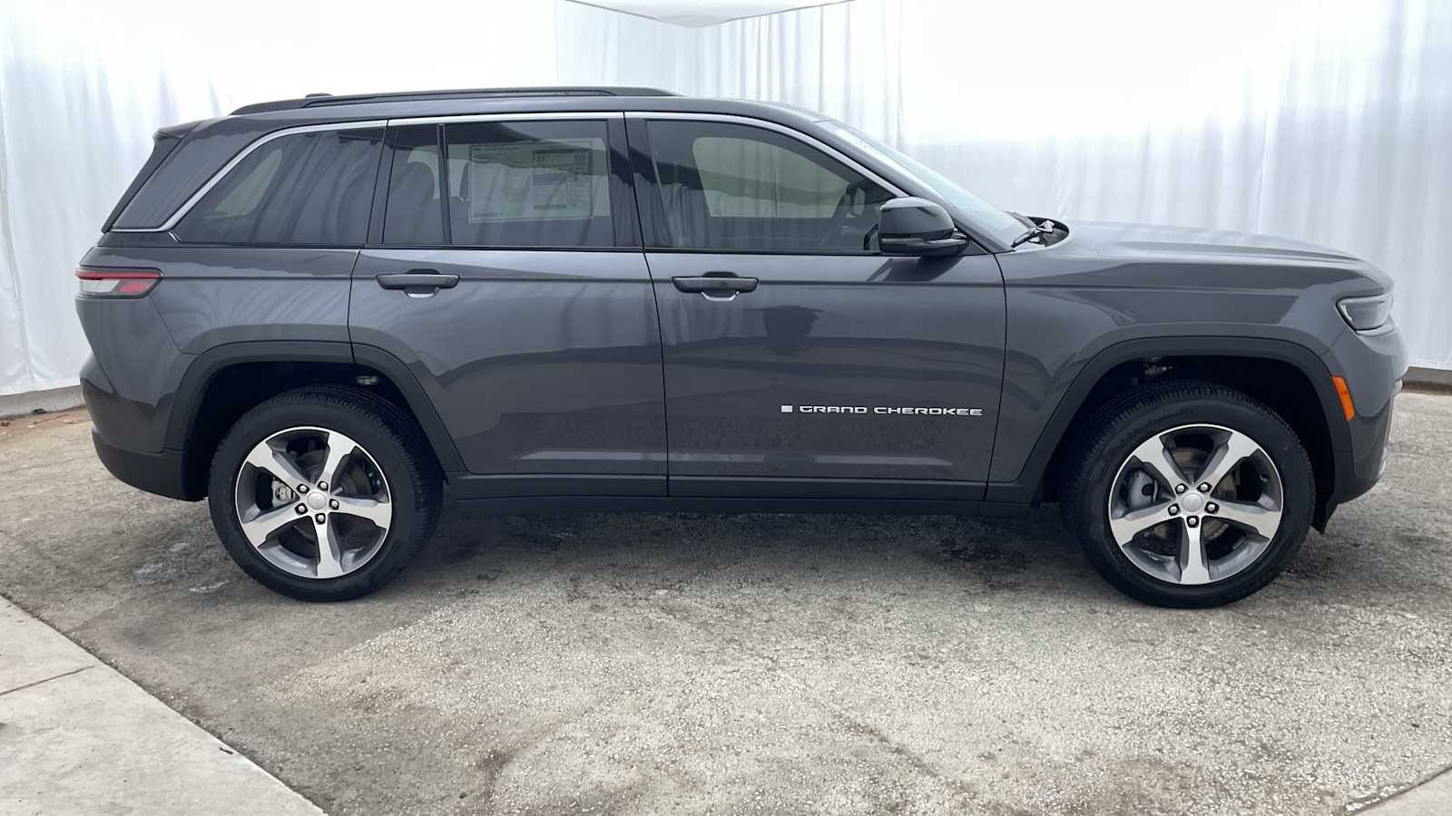 Thumbnail: 2026 Jeep Grand Cherokee - 37