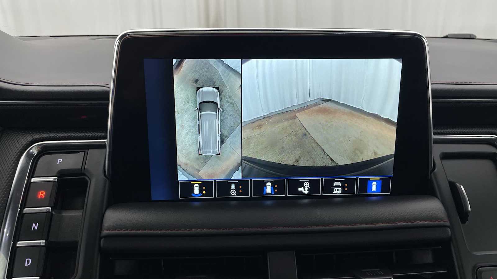 Thumbnail: 2022 Chevrolet Suburban - 5