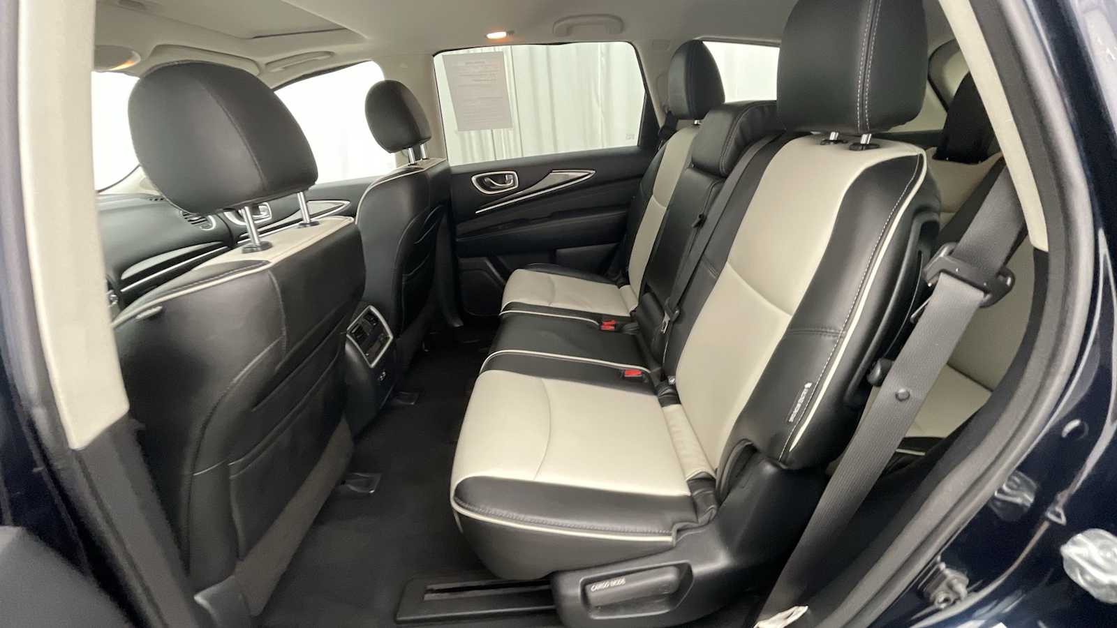 Thumbnail: 2020 INFINITI QX60 - 10