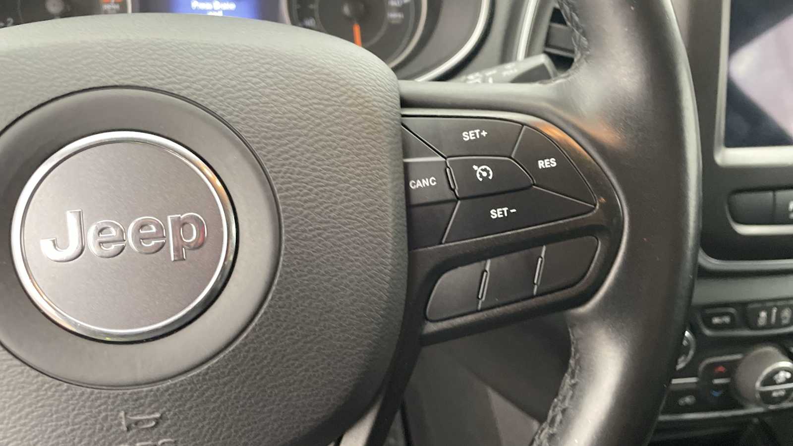 Thumbnail: 2019 Jeep Cherokee - 13