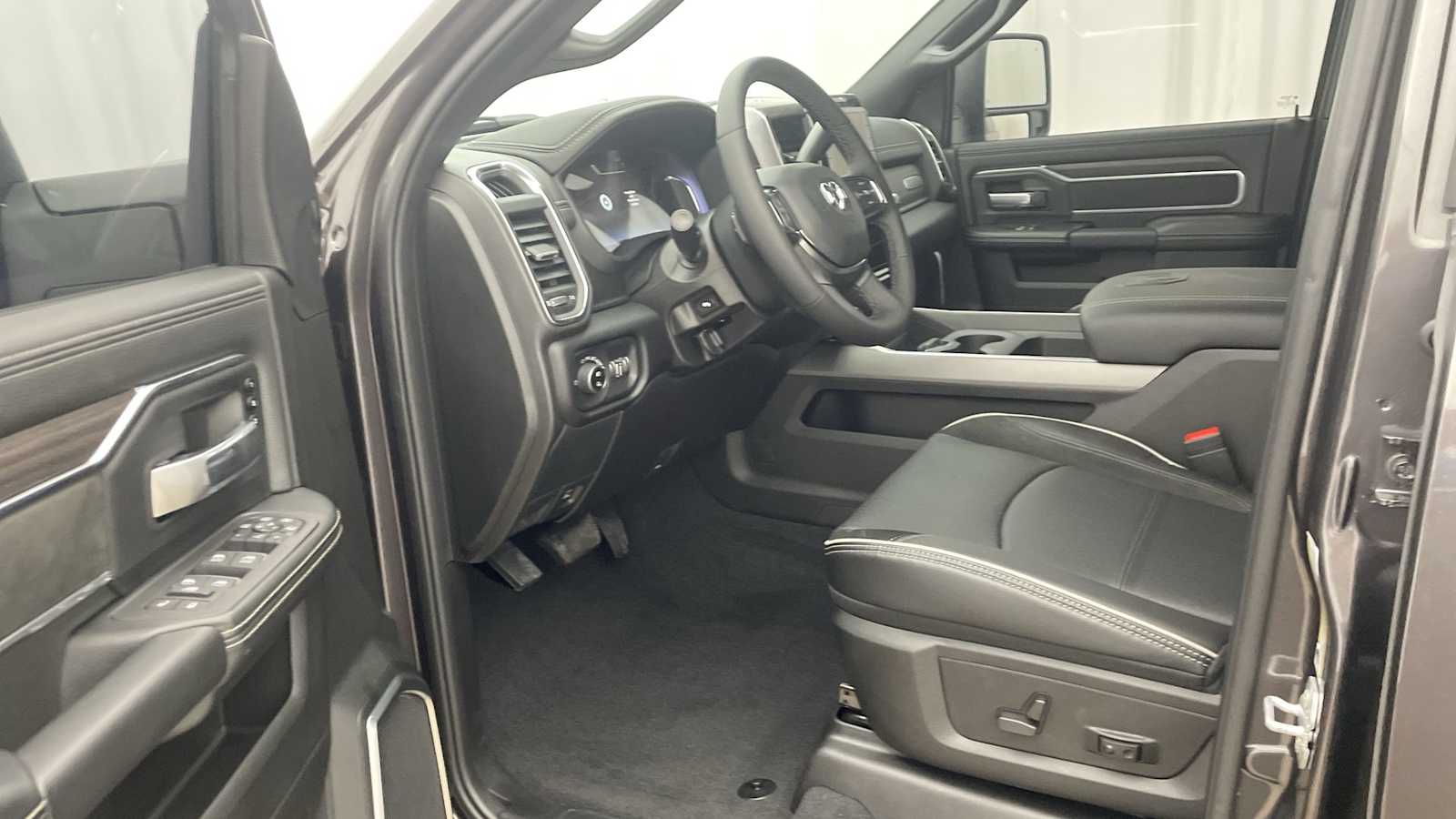 2025 Ram 3500 Laramie photo 2