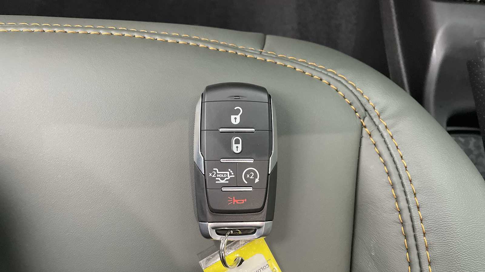 Thumbnail: 2025 Jeep Gladiator - 22