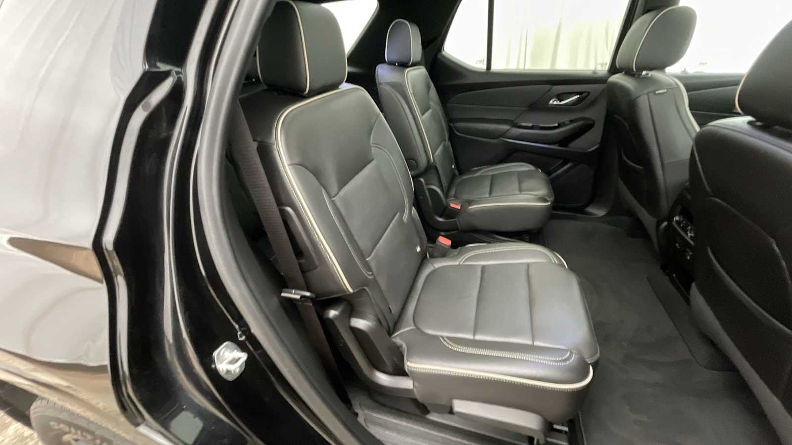 Thumbnail: 2023 Chevrolet Traverse - 11