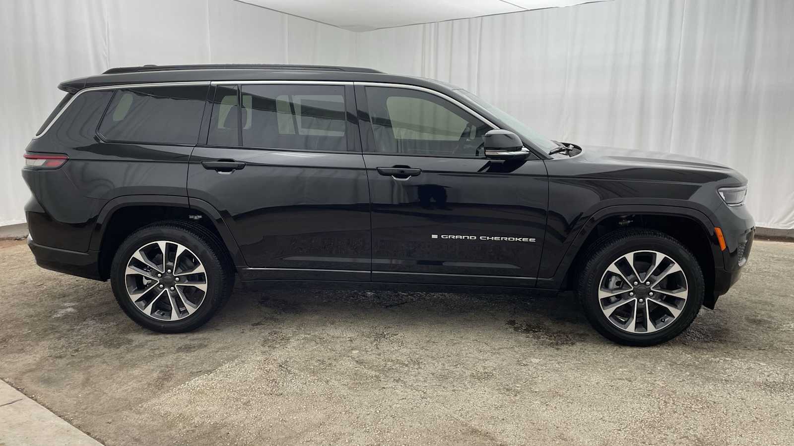 Thumbnail: 2025 Jeep Grand Cherokee - 40