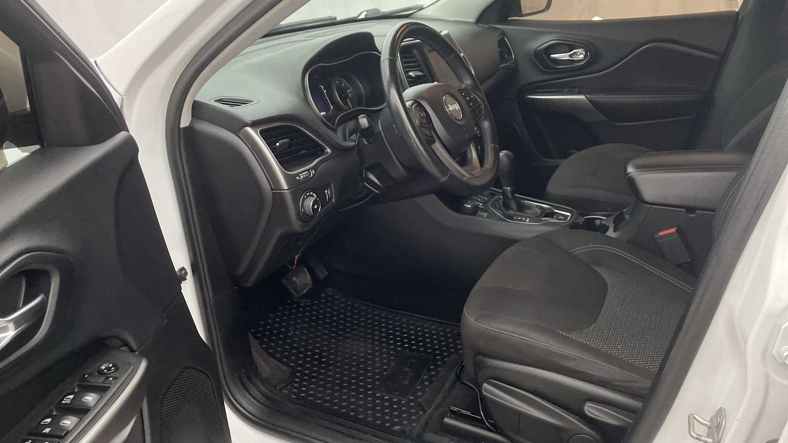 Certified 2019 Jeep Cherokee Latitude with VIN 1C4PJMCB4KD142427 for sale in Great Falls, MT