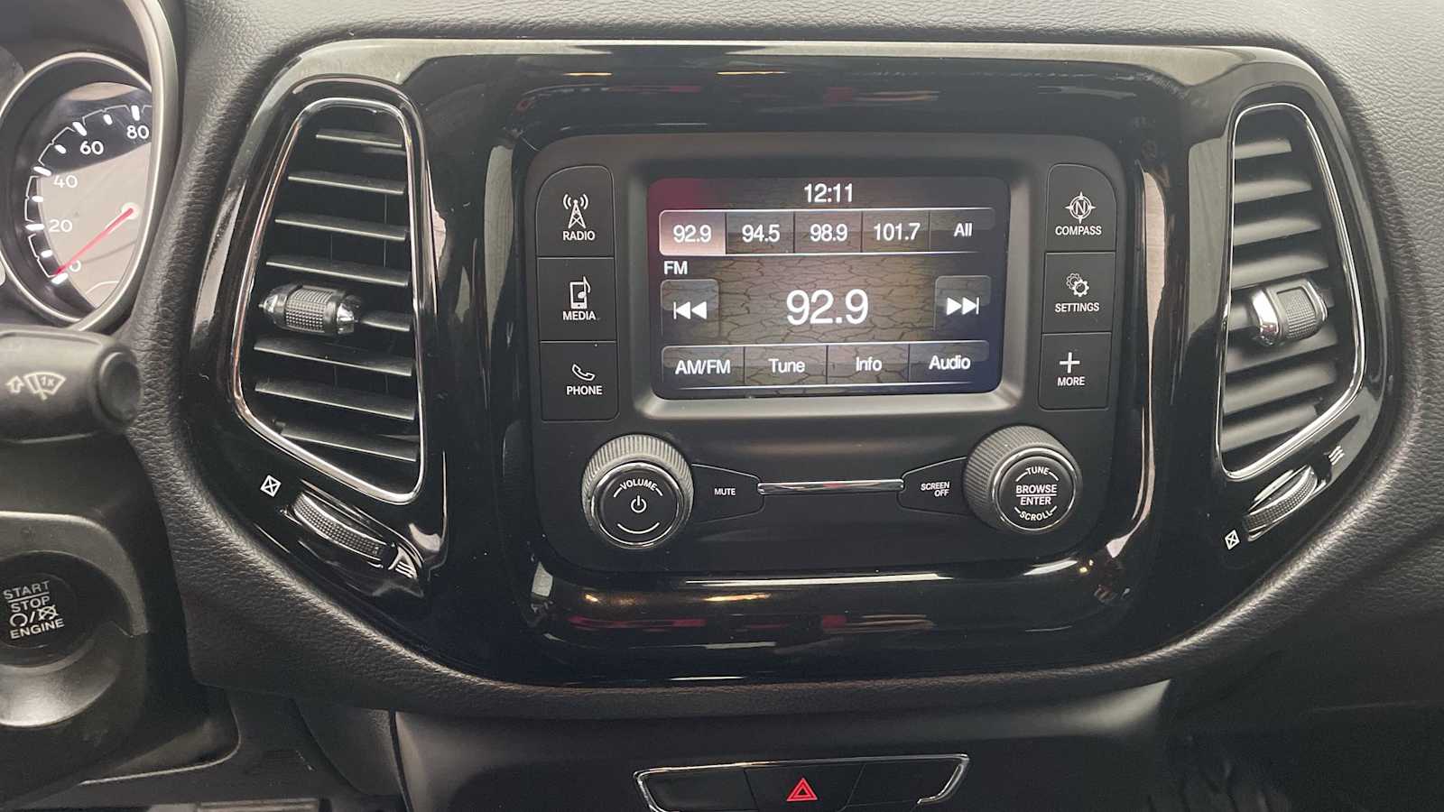 Thumbnail: 2018 Jeep Compass - 16