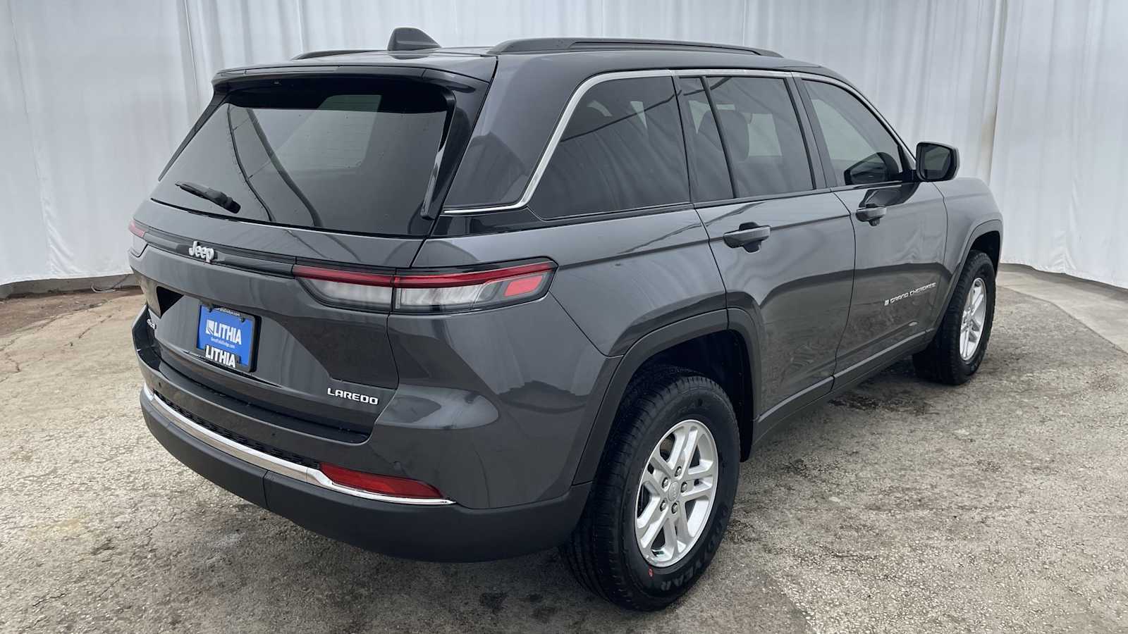 Thumbnail: 2025 Jeep Grand Cherokee - 34