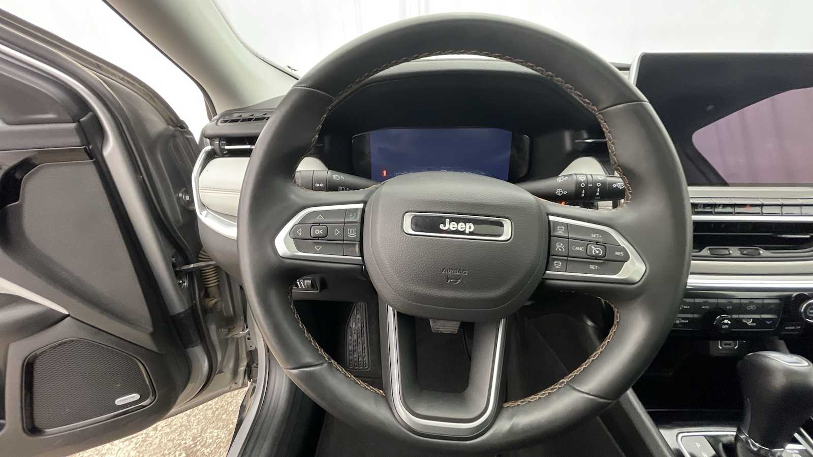 Thumbnail: 2022 Jeep Compass - 14