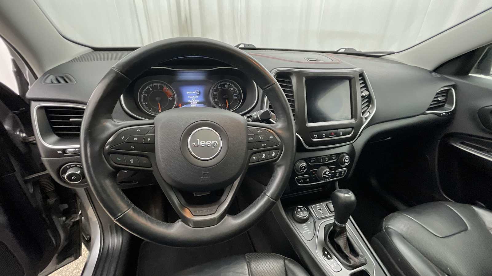 Thumbnail: 2019 Jeep Cherokee - 3