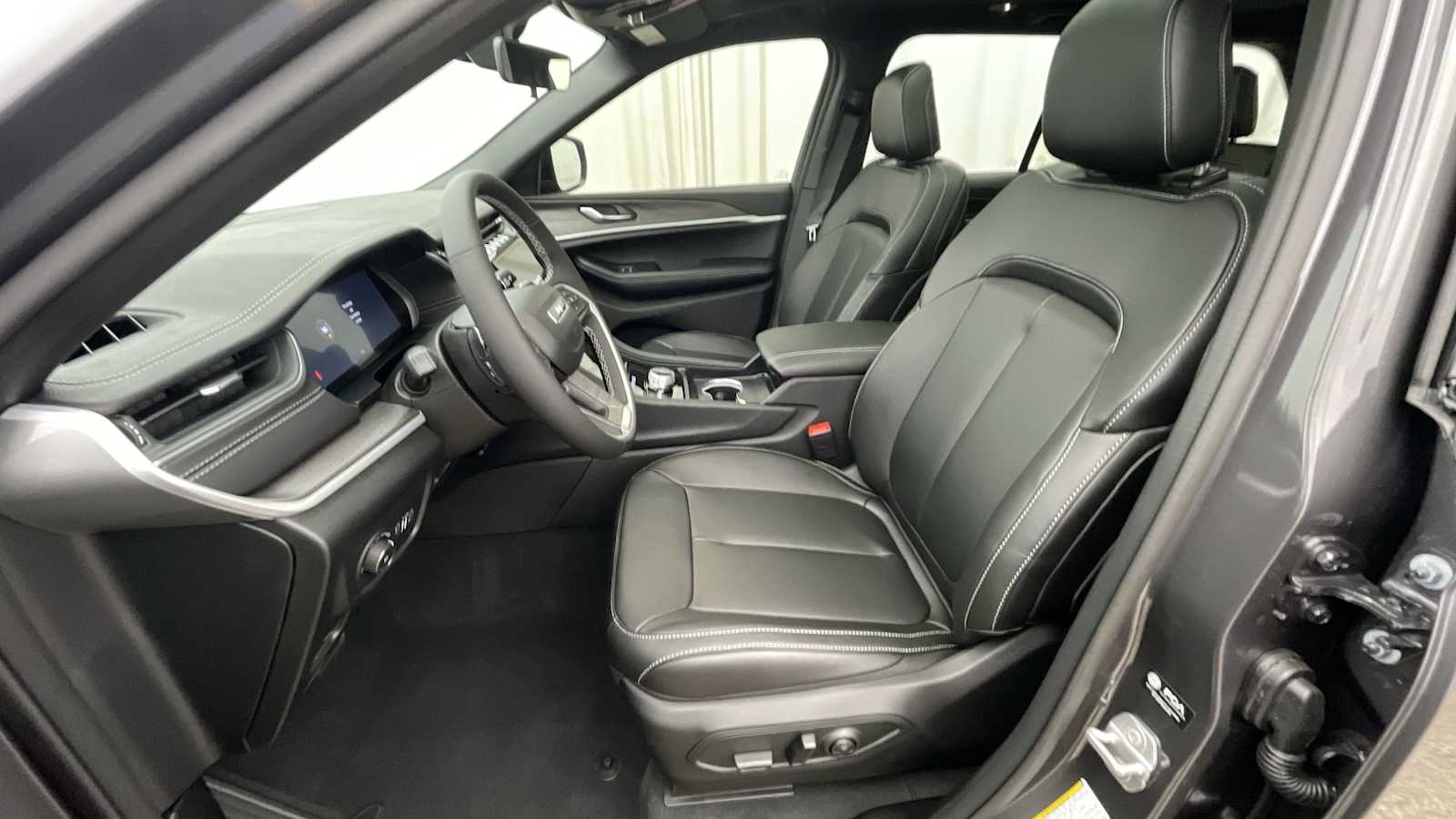 Thumbnail: 2025 Jeep Grand Cherokee - 6