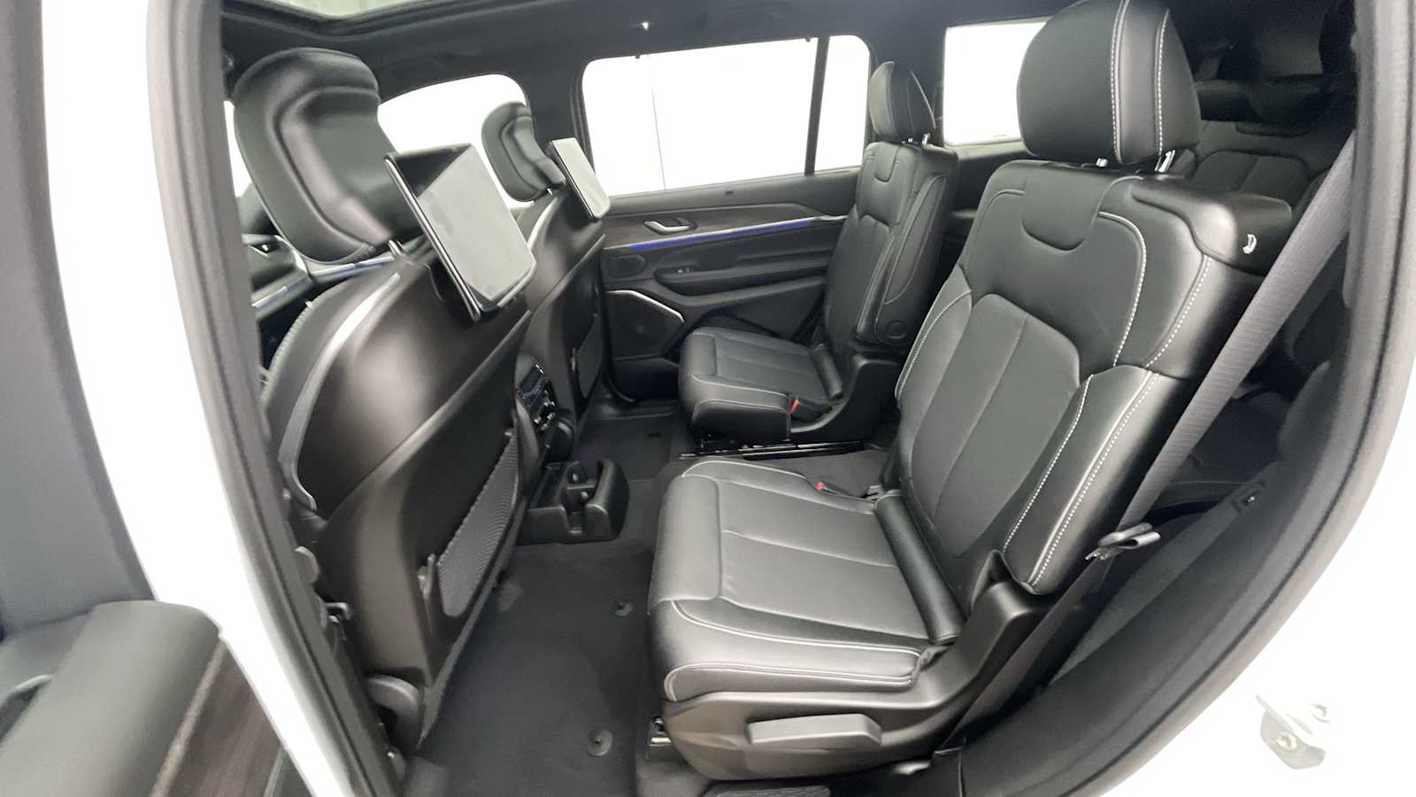 Thumbnail: 2025 Jeep Grand Cherokee - 10