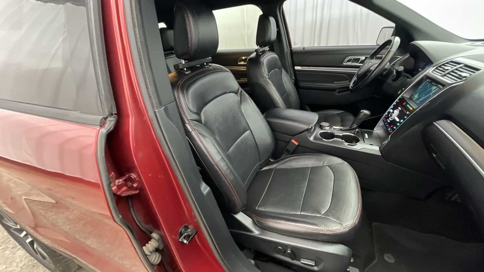 Thumbnail: 2019 Ford Explorer - 12