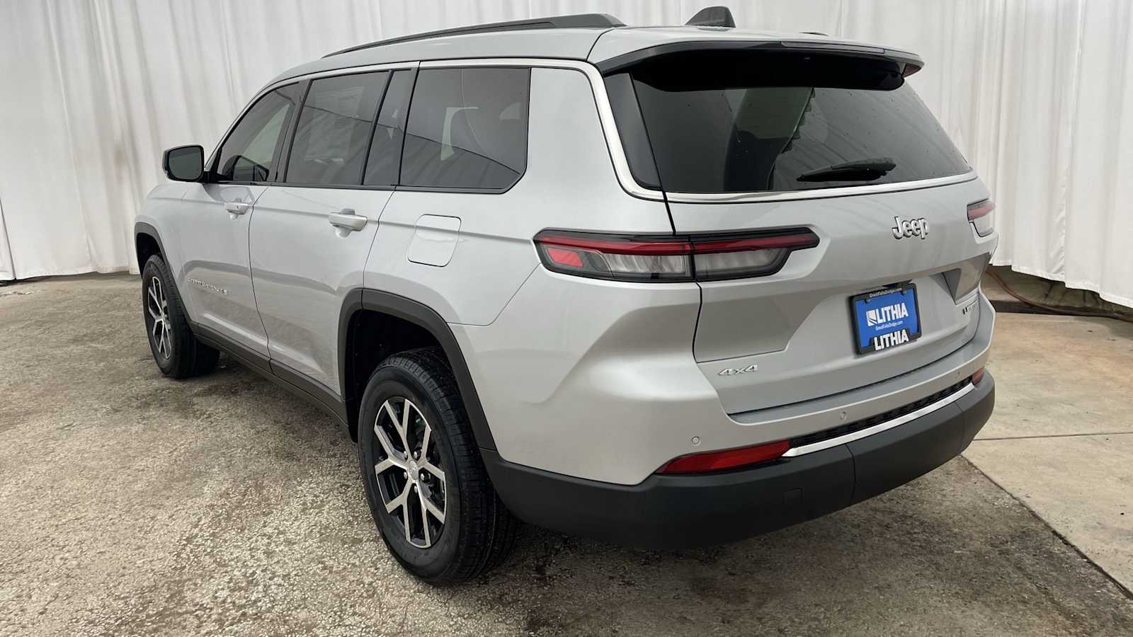 Thumbnail: 2025 Jeep Grand Cherokee - 35